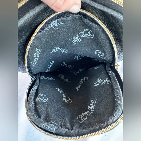 Valentina Made In Italy Black Leather Convertible Sling Bag Backpack - Picture 9 of 16